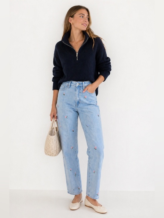 Old Navy Denim - Old Navy OG Loose Light Wash Rose Embroidered Jeans Feminine Romantic Baggy